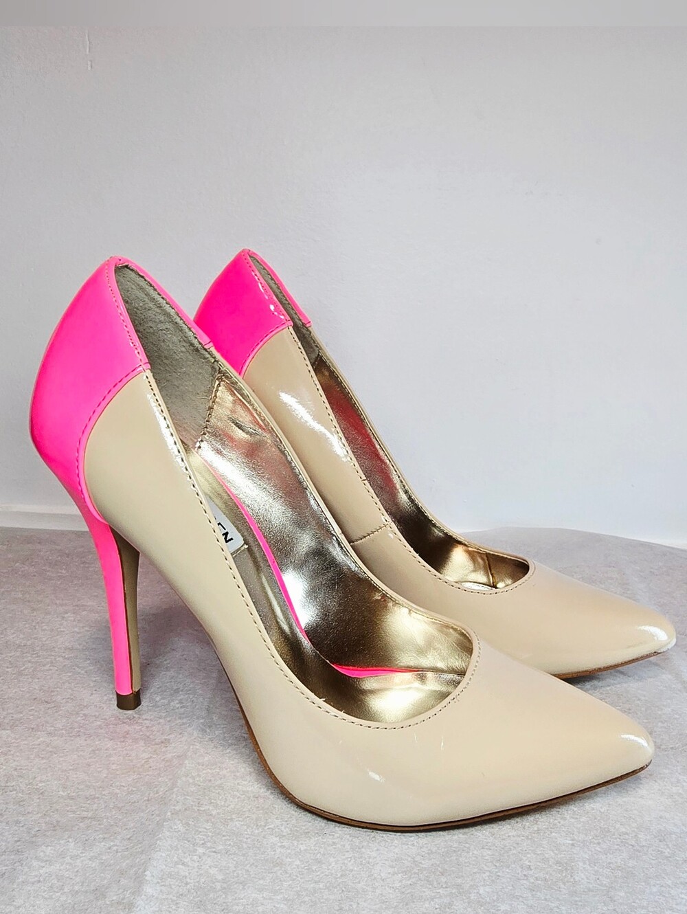 Steve Madden Beige Pumps with Neon Pink Heel 6M